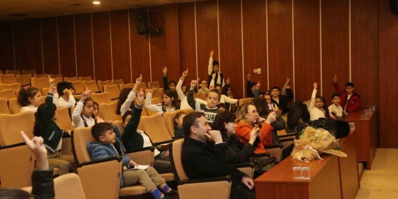 Meclis sıraları ders sıralarına döndü