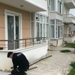 pencereden-motosikletine-bakmak-isterken-ikinci-kattan-dustu