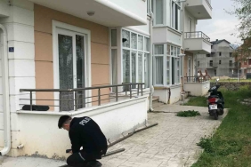 Pencereden motosikletine bakmak isterken ikinci kattan düştü