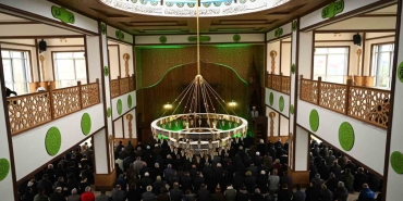 Selçuklu mimarisinden izler taşıyan cami ibadete açıldı