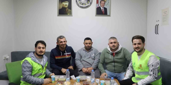 Taksici esnafının iftar yemeği büyükşehirden