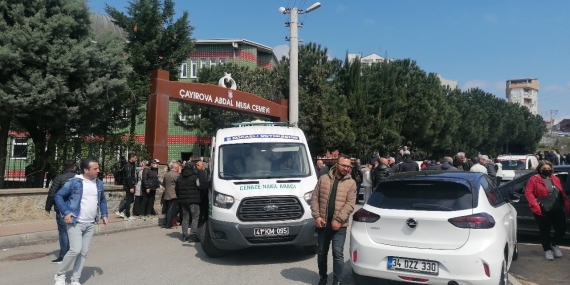 Takside başından vurularak öldürülmüştü, son yolculuğuna uğurlandı