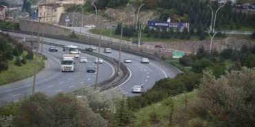 TEM Otoyolu Kocaeli geçişinde bayram trafiği akıcı seyrediyor