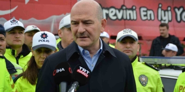 Trafik denetimine katılan Bakan Soylu: "99 bin 245 personelimiz bayram boyunca görev yapacak"
