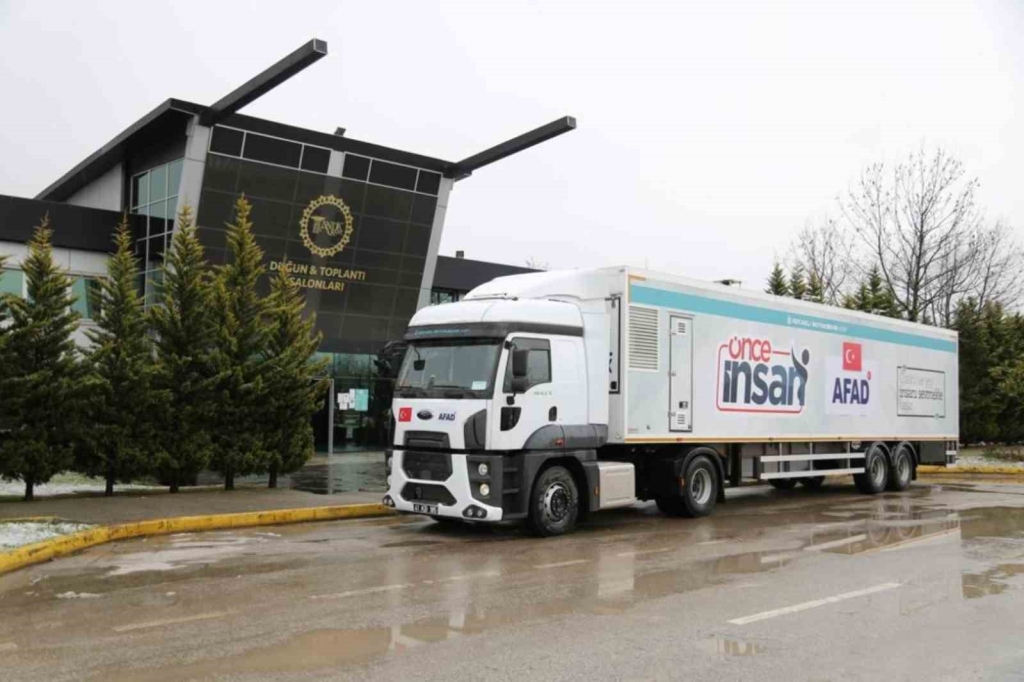 Ukrayna ’daki mobil yemek tırı yurda döndü