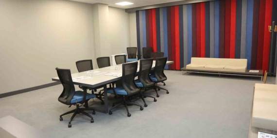 Üniversiteye hazırlanan gençlere bireysel çalışma ofisi