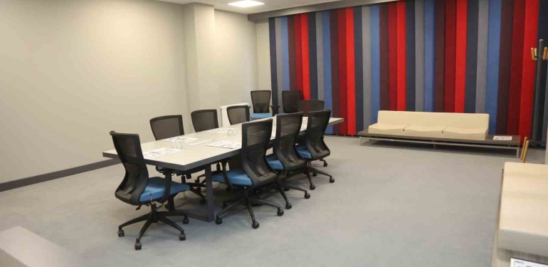 Üniversiteye hazırlanan gençlere bireysel çalışma ofisi