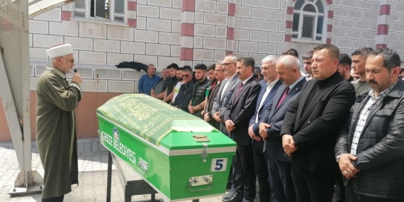 Kendisini kargocu olarak tanıtan şüpheli tarafından öldürülmüştü, defnedildi