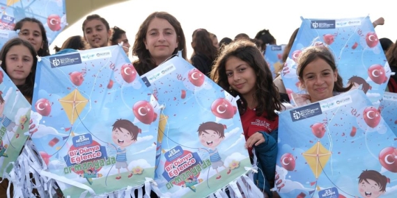 Depremzede çocukların yüzünü güldüren etkinlikler