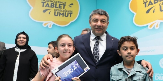 5. sınıf öğrencileri tabletlerine kavuşuyor