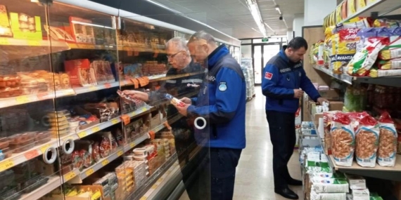 Zabıta ekipleri marketleri denetlendi
