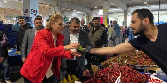 Başkan Hürriyet: “Pazarcı esnafı emeğin, alın terinin sembolüdür”