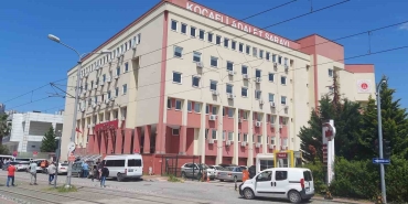Ailece dolandırıcılık işine girişmişlerdi, tahliye edildiler