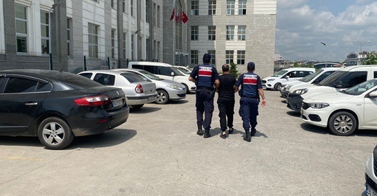Aranan dolandırıcıya jandarma operasyonu