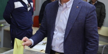 Başkan Büyükakın oyunu kullandı