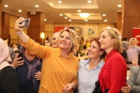 Başkan Hürriyet ’ten kadınlara: "Ayaklarınız üzerinde kararlılıkla durabilmeniz için her zaman yanınızdayım"