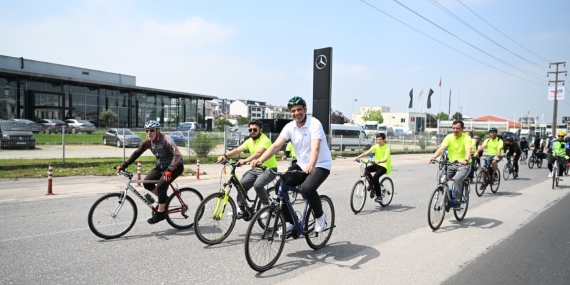 Başkan Kocaman gençlerle pedal çevirdi