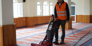 Camiler hijyenik hale getiriliyor