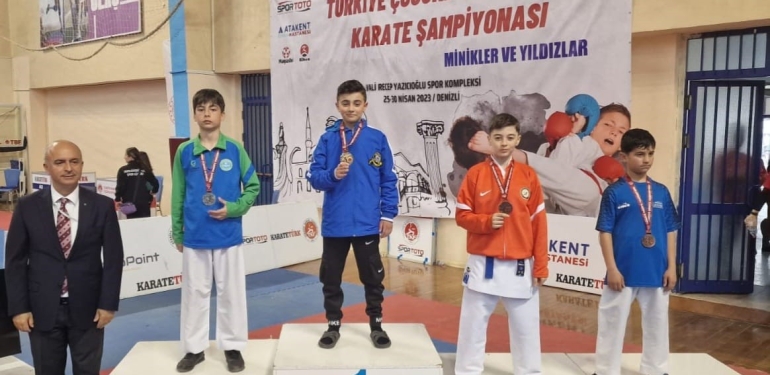Çayırova karatede gurur yaşadı