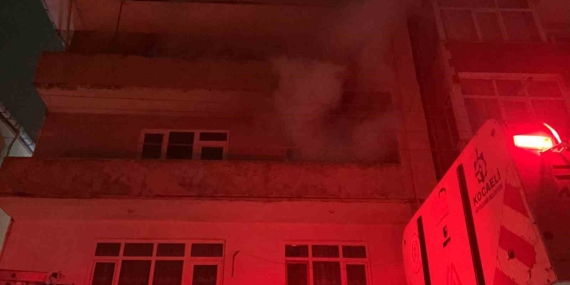 Cinayetin işlendiği ev yandı