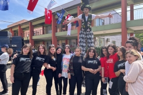 Çocuklar şenlikte doyasıya eğlendi