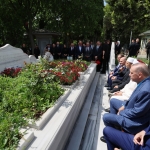 cumhurbaskani-erdogan-necmettin-erbakan-in-kabrini-ziyaret-etti