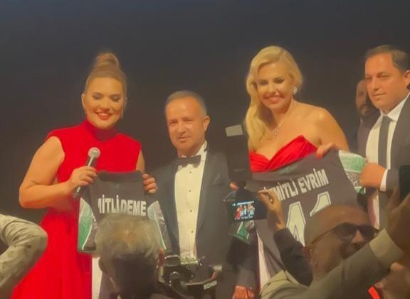 Demet Akalın, Kocaelispor ’un yönetimine girmek istedi