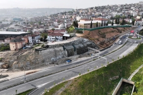 Dilovası doğu girişine dekoratif yapay şelale
