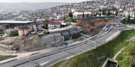 Dilovası doğu girişine dekoratif yapay şelale
