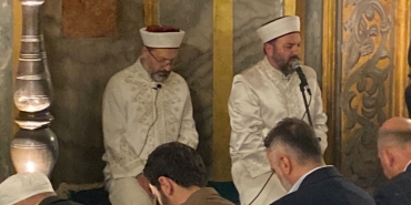 Diyanet İşleri Başkanı, İstanbul'un Fethi'nin 570. yıl dönümünde Ayasofya'da sabah namazı kıldırdı