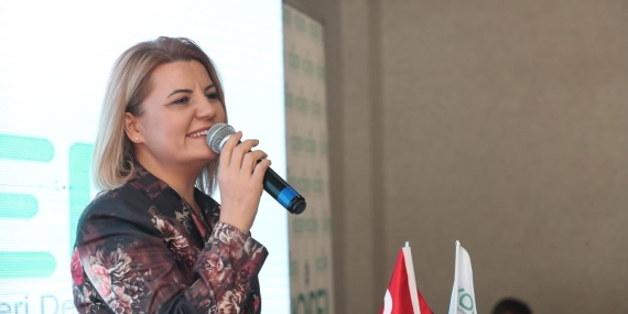 Dünya Folklor Birliği’nden Başkan Hürriyet’e sanata destek ödülü