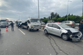 Duran tır zincirleme kazaya sebep oldu