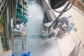 Gebze ’de motosiklet alışveriş merkezine daldı