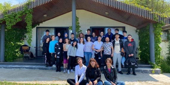 Gençler sınav öncesi hem stres attı, hem de eksik konuları gözden geçirdi