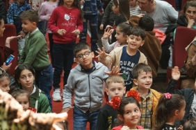 Gölcüklüler tiyatro oyunları ile eğlendi