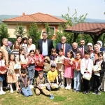 halk-oyunlari-yarismasinda-birinci-olan-minikler-baskan-kocaman-in-misafiri-oldu