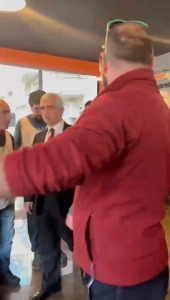 HDP ’li Ömer Faruk Gergerlioğlu ’na mahalleliden sert tepki