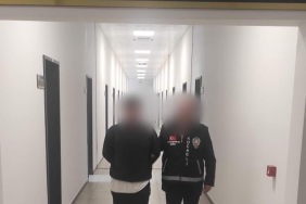 Hırsızlık suçundan aranıyordu, yakayı ele verdi