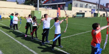 İlk yarışmalarından 9 madalya ile döndüler