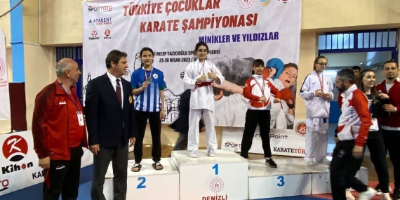 Kartepeli Aslı Bera Kurt Türkiye ikincisi oldu
