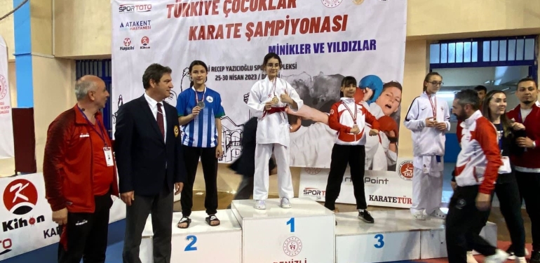 Kartepeli Aslı Bera Kurt Türkiye ikincisi oldu