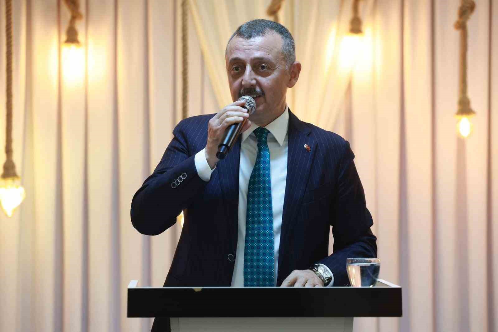 Kocaeli Büyükşehir Belediye Başkanı Büyükakın: "Dergi kapaklarıyla Türkiye ’ye diz çöktüreceklerini zannediyorlar"