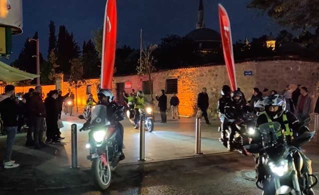 Kocaeli ’de 19 Mayıs motosiklet konvoyu eşliğinde kutlandı
