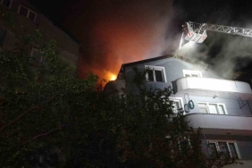 Kocaeli ’de 4 katlı apartmanın çatısını alevler sardı