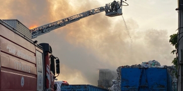 Kocaeli ’de geri dönüşüm tesisinde yangın