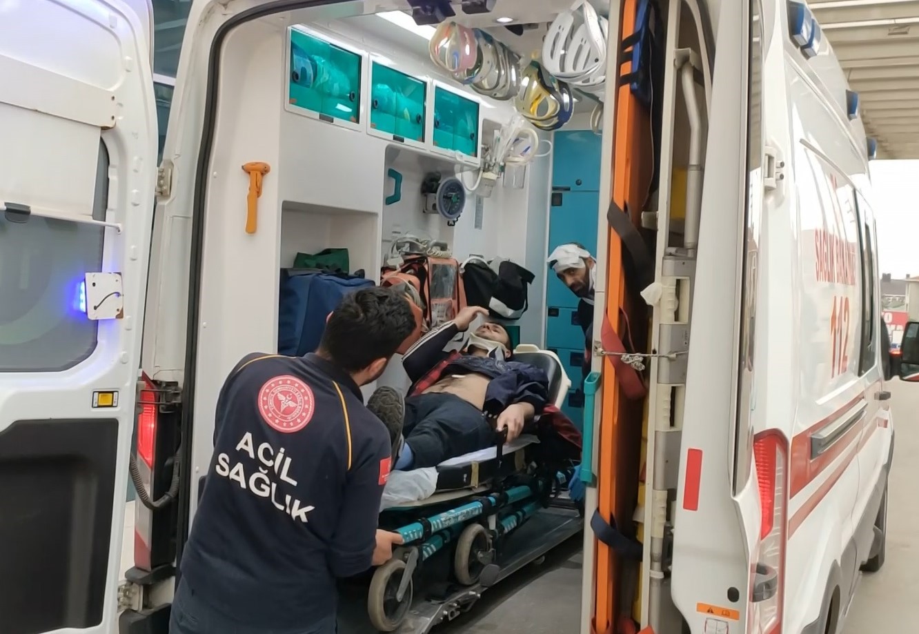 Kocaeli ’de iki işçi servisi kafa kafaya çarpıştı: 6 yaralı