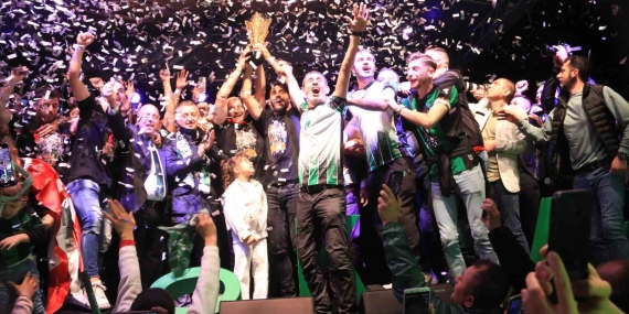 Kocaelispor şampiyonluğu coşkuyla kutladı