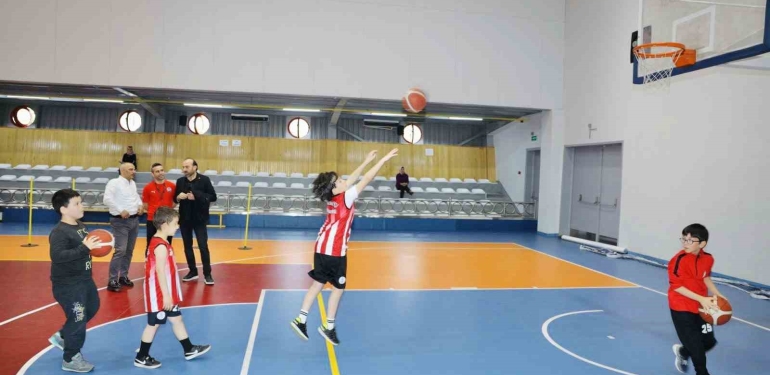 Körfez’de  ’DEV ADAMLAR’ yetişiyor