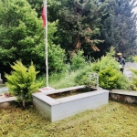 korfez-mezarligi-nda-yabani-ot-temizligi