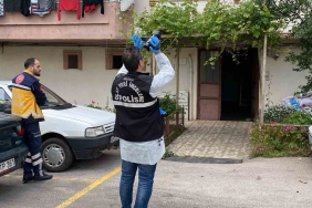 Kötü koku ihbarının yapıldığı evde ölü bulundu